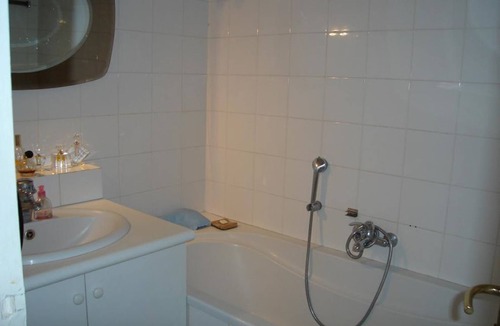 Quartier de la Chapelle Bed & Breakfast | chambre(s) d'hôtes Paris, quiet comfort. near metro, parking, terrace, wi fi