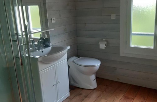 Sare Bed & Breakfast | chambre spacieuse et lumineuse avec vue sur les montagnes