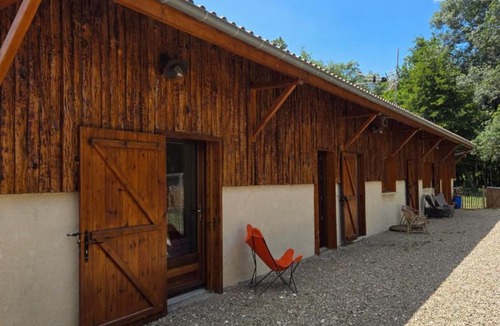 Etauliers Bed & Breakfast | Chambres d'hôtes à la ferme Chant'alouette