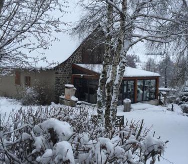 Saint-Bonnet-de-Salers Bed & Breakfast | Chambres d'Hôtes Le Moulin du Pont