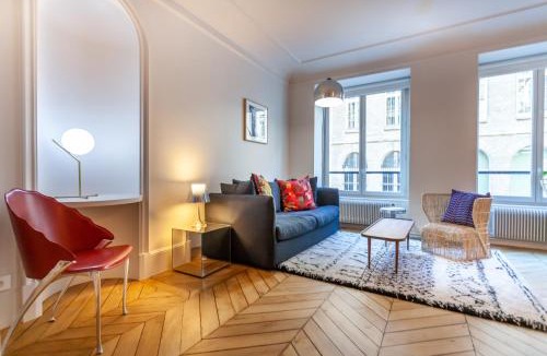 L'Europe Apartment | Champs-Élysées-Monceau-Luxury 2-Bedroom Apartment