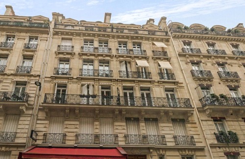 Champs-Elysees Apartment | Champs Elysées!Montaigne, New&Luxurious 6pers flat