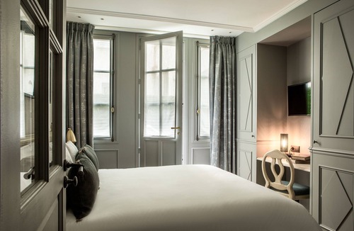 Arsenal Hotel | Charles V