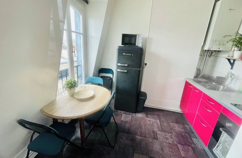 7th Arrondissement Apartment | Charmant Deux Pièces Entre Invalides et Champs de Mars