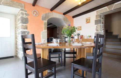 Saint-Just-pres-Brioude House | Charmant gîte rénové, 3 chambres, cheminée, terrasse et jardin, proche Brioude et sites touristiques. - FR-1-582-231