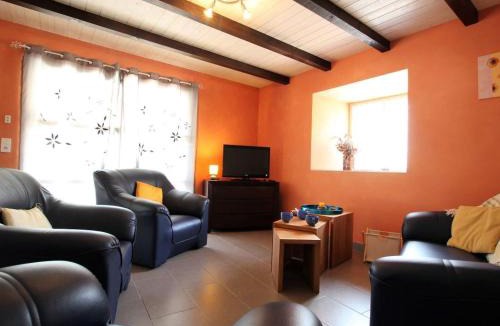Saint-Just-pres-Brioude House | Charmant gîte rénové, 3 chambres, cheminée, terrasse et jardin, proche Brioude et sites touristiques. - FR-1-582-231