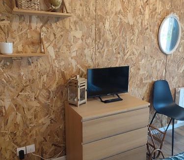 Salles House | Charmant Studio avec Parking dans quartier calme