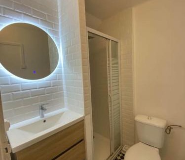 Bagnols-sur-Ceze Apartment | Charmant studio centre-ville
