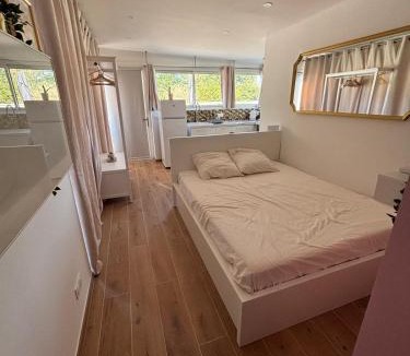 La Motte-dʼAigues House | Charmant Studio