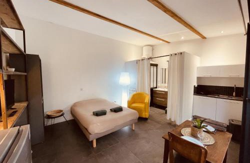 Costieres Apartment | Charmant studio loft - Mas Bois Fontaine