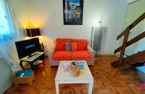 Les Arenes House | Charmante maisonnette Canet, proche plage, calme, parking privé - FR-1-696-10