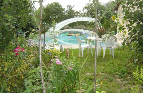 Sarrazac House | Charmante maison à Sarrazac avec piscine privée