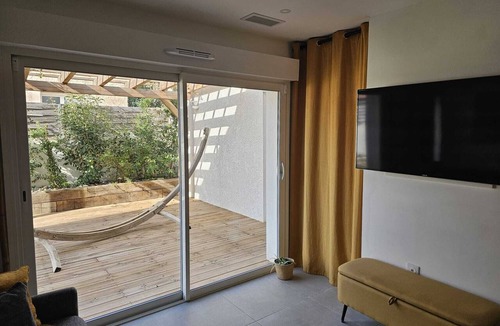Fabregues House | Charming 160-square-meter villa with a pool and garden—10 minutes from the beach