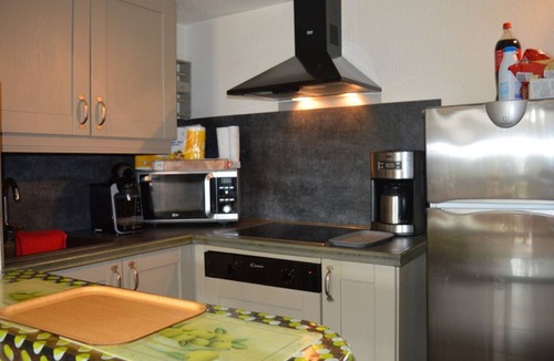 Saint-Cyprien Plage House | Charming 2-Room House with Mezzanine, Terrace, A/C, and Parking, 600m from Beach and Port