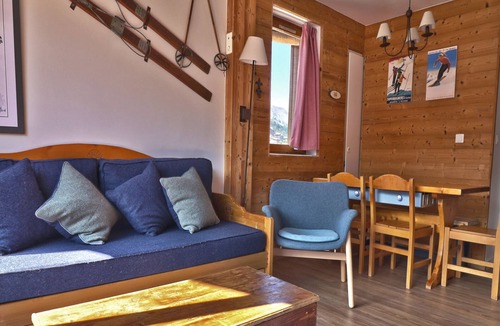 Meribel-Mottaret Apartment | Charming 2* Ski-In Duplex, 6 Pers, South Balcony