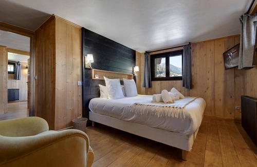 Val-d'Isere Ski Chalet | Charming 200m² Chalet in Val d'Isère with Sauna and Nordic Bath