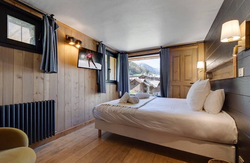 Val-d'Isere Ski Chalet | Charming 200m² Chalet in Val d'Isère with Sauna and Nordic Bath