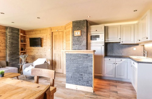 Meribel Apartment | Charming 4-room duplex, 7 pers, ski-in/out, garage and wifi in Méribel
