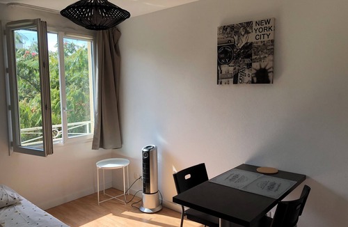 Le Tholonet Apartment | Charming air-conditioned studio - free parking - Aix en Provence