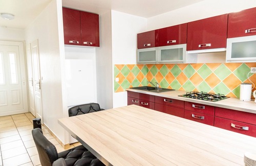 Clichy-Sous-Bois Apartment | Charming Apartment Near (Paris, Charles de Gaulle Disney Airport)