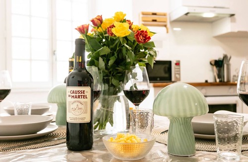 Martel Apartment | Charming apartment, 4 people, medieval village Martel, Pets allowed, Free WiFi