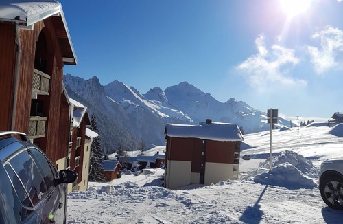 Manigod Apartment | Charming apartment at the foot of the slopes