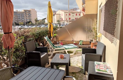 Le Port Apartment | Charming apartment, port view - 4 guests