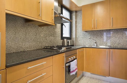 Sant Gervasi Apartment | Charming Apartment in the Center w/Balcony for 6