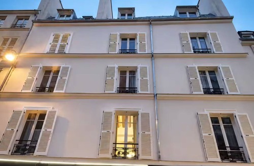 Enfants-Rouges Apartment | Charming apartment in Paris 3 perfect for your city getaway.