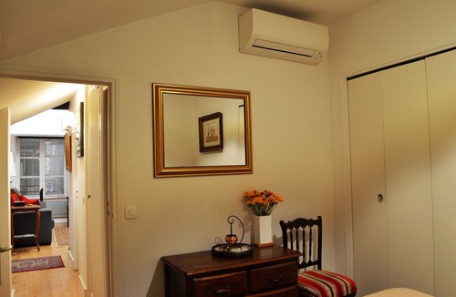 Arsenal Apartment | Charming Apartment In The Heart Of Paris Marais – 1 Br. Sleeps 4 Air Condition