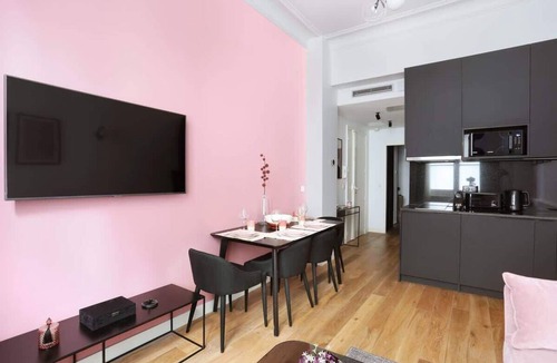 Paris City Center Apartment | Charming apartment Louvre Museum/Concorde