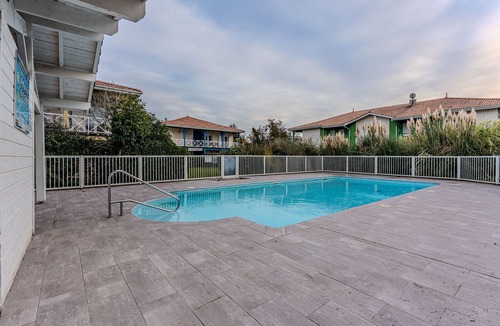 Sanguinet Apartment | Charming apartment with pool, near center and lake, sleeps 4