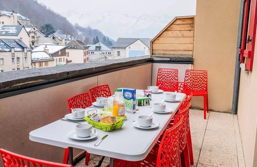 Sers Apartment | Charming apartment with terrace, garage and WIFI, near the center of Barèges