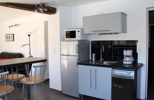 Velaux Apartment | Charming apt. sleeps 4, in Velaux between Aix-en-Provence and the Blue Coast