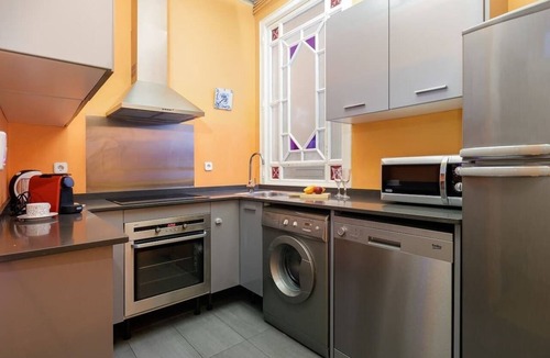Esquerra de l'Eixample Apartment | Charming & Classic Apartment in Eixample