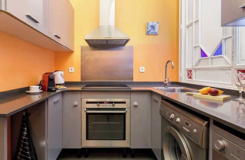 Esquerra de l'Eixample Apartment | Charming & Classic Apartment in Eixample
