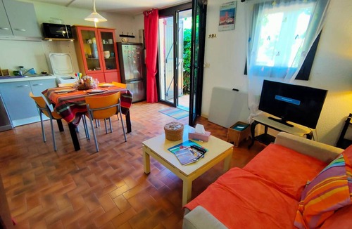 Les Arenes House | Charming cottage Canet, near beach, quiet, private parking