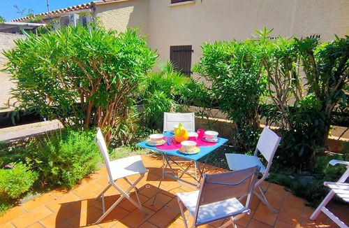 Les Arenes House | Charming cottage Canet, near beach, quiet, private parking