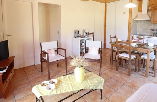 Siran Cottage | Charming Cottage Near Gorges de la Cère, Terrace, Wi-Fi, BBQ, Pet Friendly