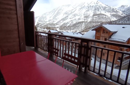 Montgenevre Apartment | Charming duplex for 5 in Montgenèvre with views, close to amenities, parking included