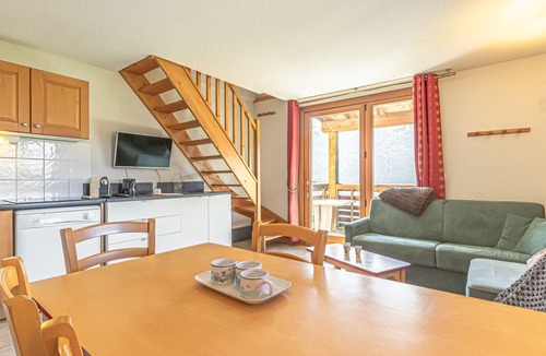 Aussois Apartment | Charming Duplex in Aussois - 6 ppl, Balcony, Parking