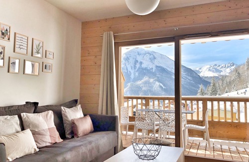 Champagny-en-Vanoise Apartment | Charming flat - SKI IN/OUT - CHAMPAGNY LA PLAGNE - Linen included