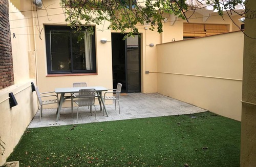 Poblenou Apartment | Charming flat in Barcelona 350 m from the beach, loft style with garden/patio