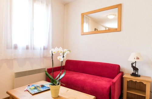 Giez Apartment | Charming Giez Apartment