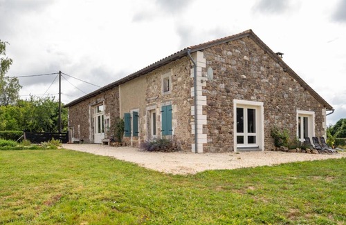 Rouzede House | Charming holiday home in Rouzède with a private, heated swimming pool