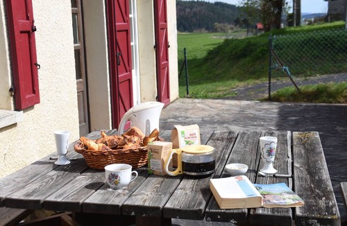 Auzon Communaute Cottage | Charming House in Saint-Hilaire: Nature Retreat Near Puy-de-Dôme