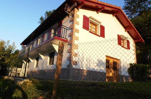 Etxalar House | Charming house in Larrapil Sarriku cosy fireplace