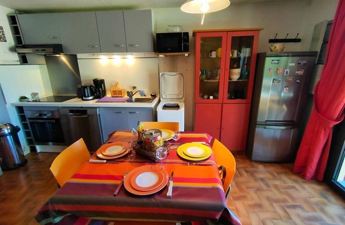 Les Arenes Apartment | Charming little house with lovely outdoor air conditionning parking