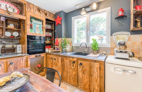 Rochegude Villa | Charming Provence Villa with Pool, Wi-Fi, and Air Conditioning