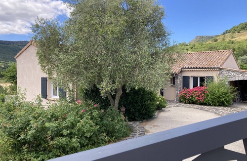 Rochessauve Villa | Charming single-storey villa, quiet location with swimming pool, shaded dining area